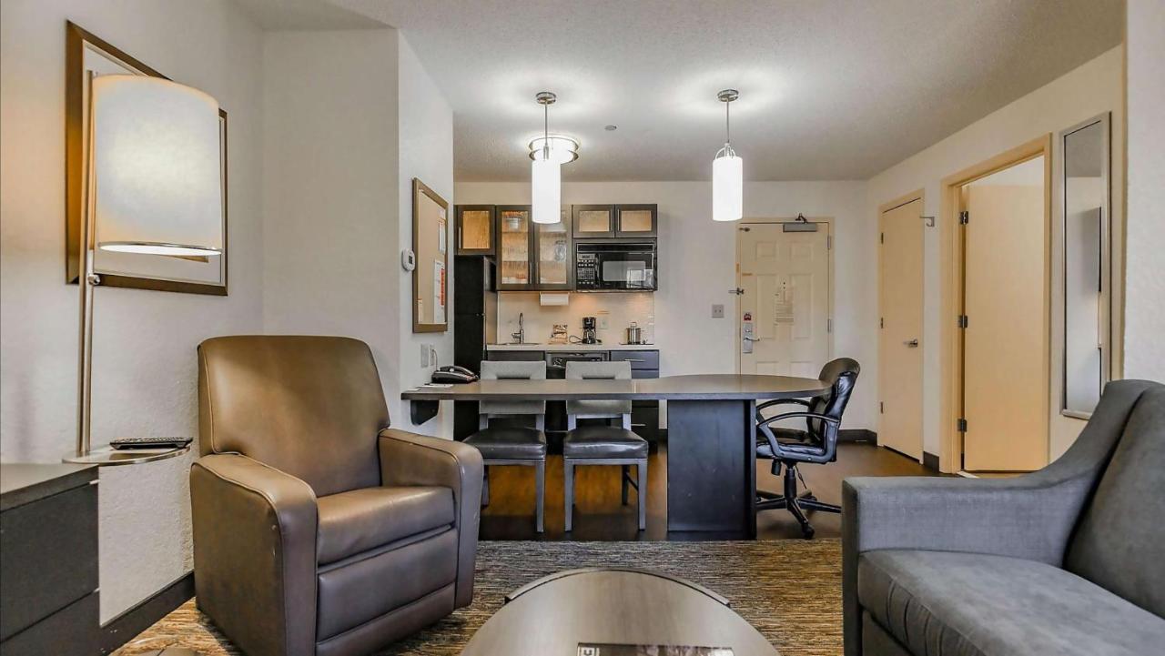 Sonesta Simply Suites Oklahoma City Airport Exterior photo